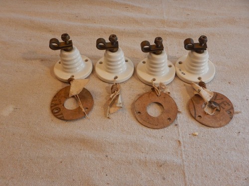 Porcelain stand off - stand, ribbed